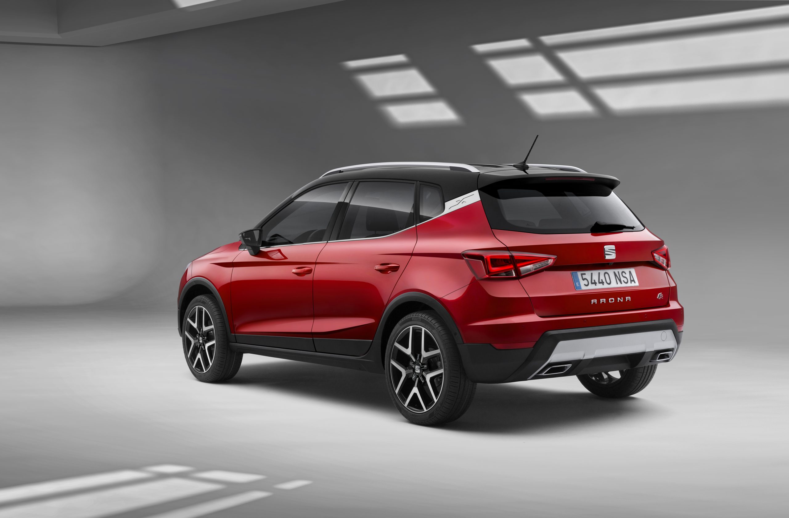 SEAT ARONA Rear Side View