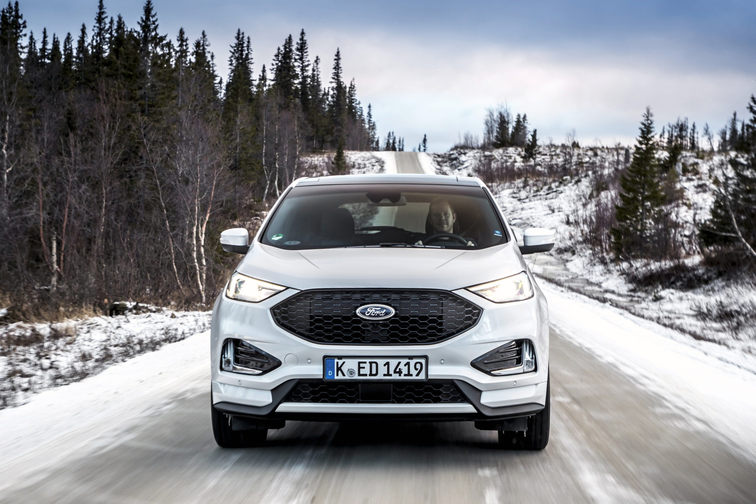 2018_FORD_EDGE_ST_LINE_WHITE_PLATINUM__004